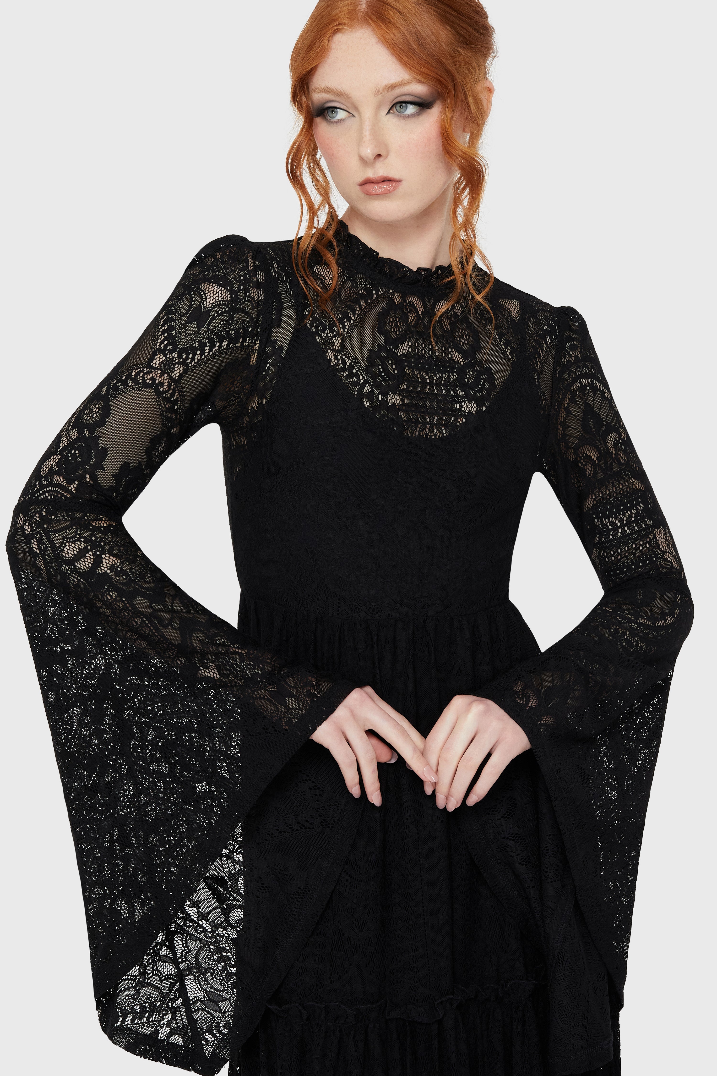 Hecate Lace Maxi Dress [B]