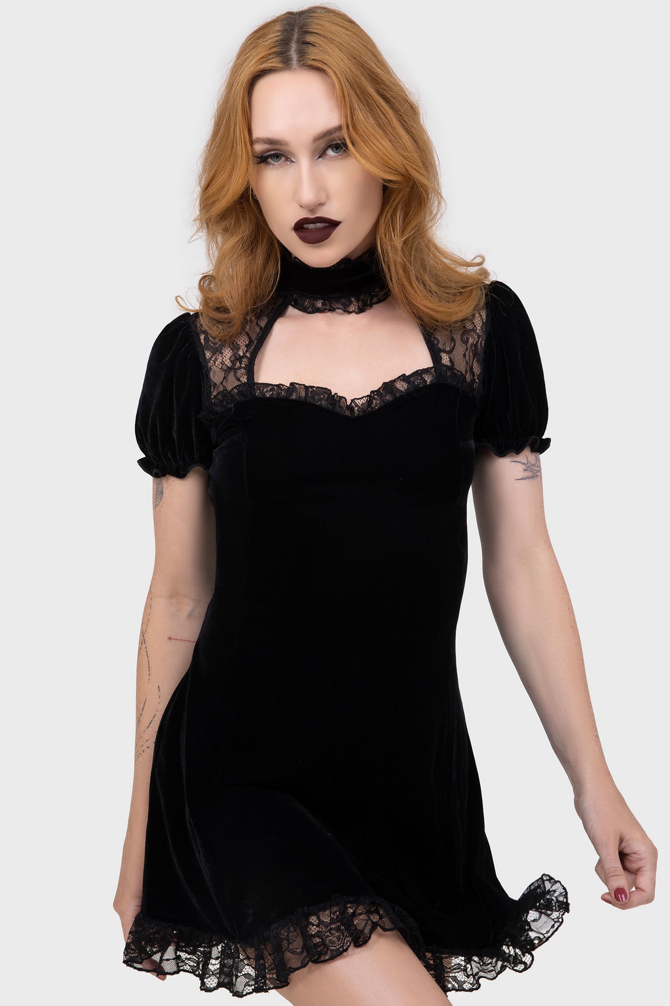 Julienne Velvet Keyhole Dress [B]